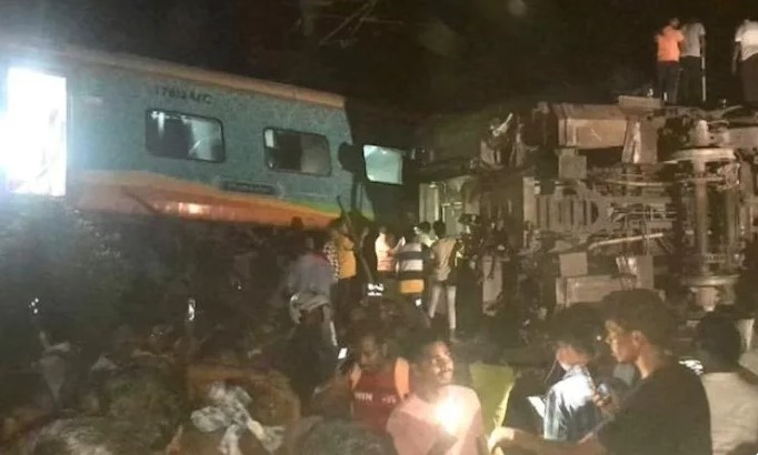 印度奧里薩省火車相撞事故