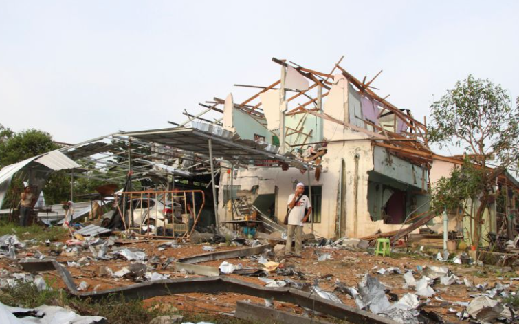 泰國南部「煙火倉庫」爆炸案：死亡人數增至12，房屋重創