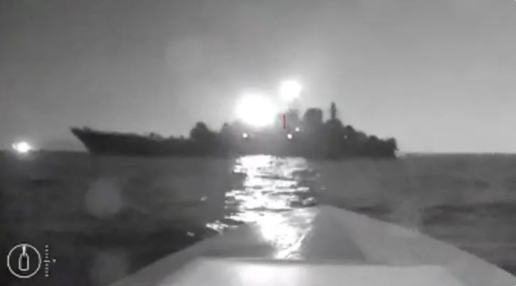 克里米亞大橋遭爆炸聲，俄油輪遇袭：與烏克蘭無人機攻擊有關