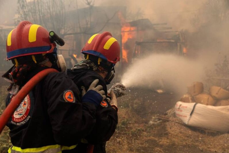 希臘嚴重野火肆虐，消防隊奮戰救援，居民撤離增加憂慮