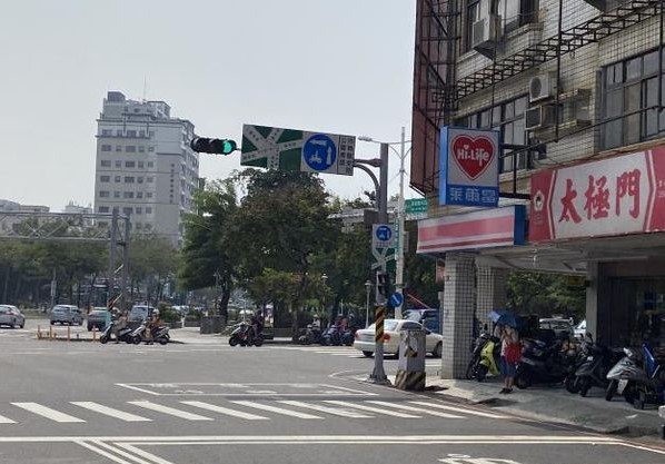 台南市交通安全改進計畫：取消兩段式左轉試辦，提高用路安全