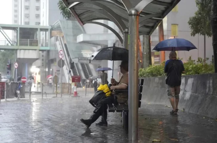 深圳香港兩地慘遭豪雨侵襲，香港創139年來最高降雨記錄