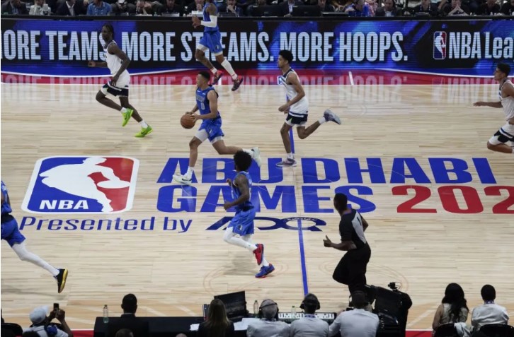 NBA首屆季中錦標賽即將開打，球隊特製地板引人注目