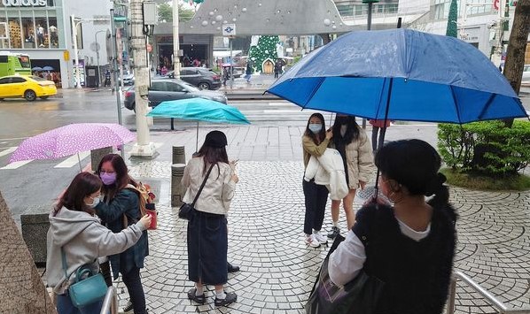北台灣週末天氣預報：鋒面通過，溫度驟降，降雨機會增加