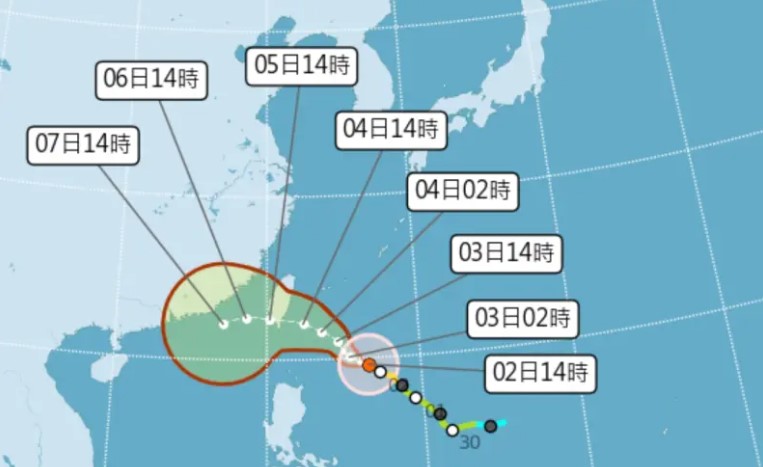 小犬颱風引發海上警報，陸警計劃明下午跟進，週三或有機會宣布颱風假