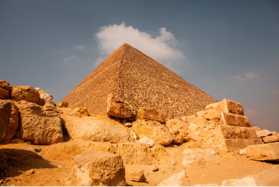 古埃及新發現！阿布西爾神秘古墓刻滿咒語，保護墓主免受毒蛇威脅