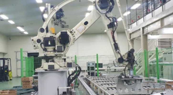 韓國工業機器人意外誤傷工人，感測器錯誤導致悲劇